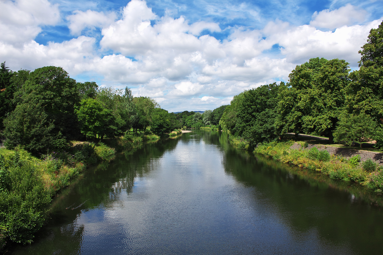 Where Is The Best Place To Go On A Barge Holiday In The UK Image